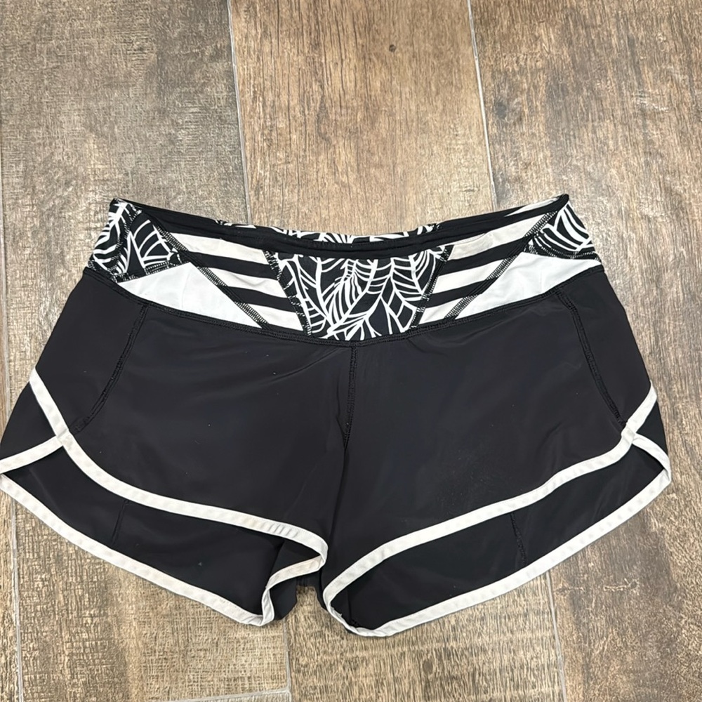 Lululemon speed up shorts size 6